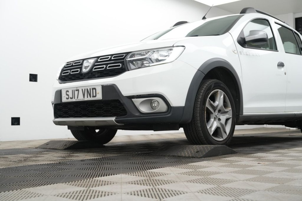 Used Dacia Sandero Stepway 2017 for sale - 76900731: Photo 10