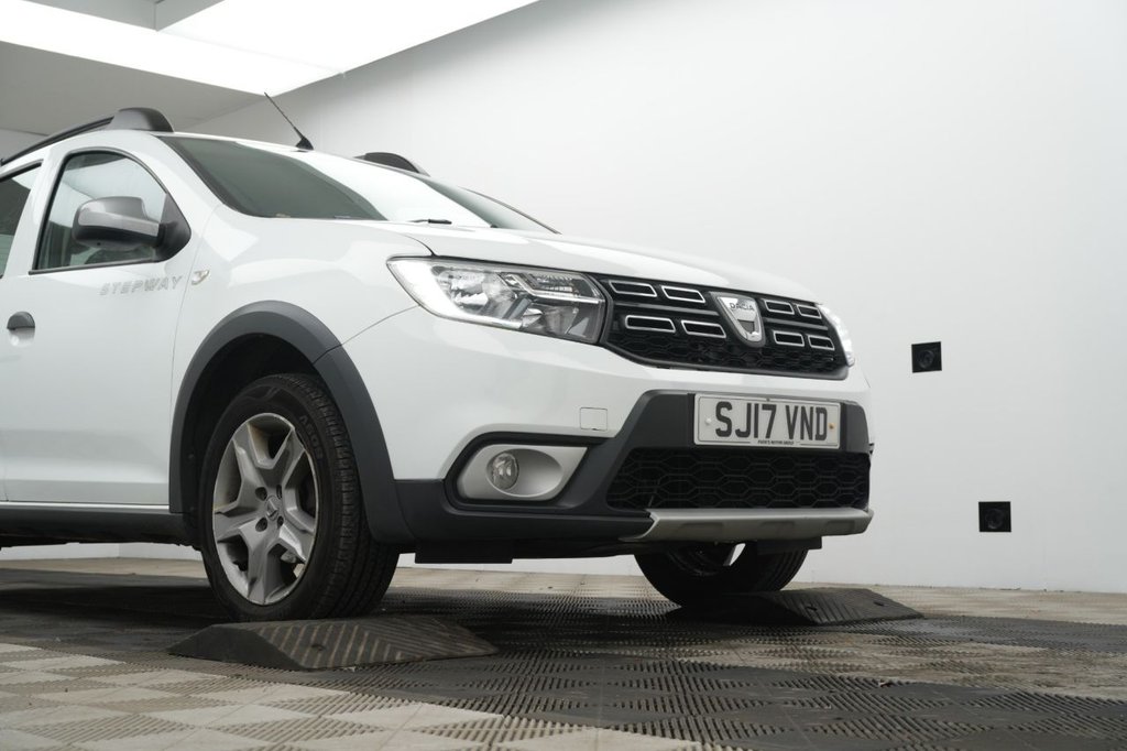 Used Dacia Sandero Stepway 2017 for sale - 76900731: Photo 11