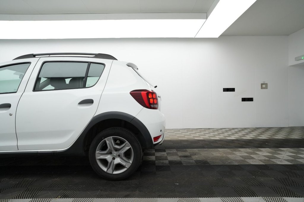 Used Dacia Sandero Stepway 2017 for sale - 76900731: Photo 3