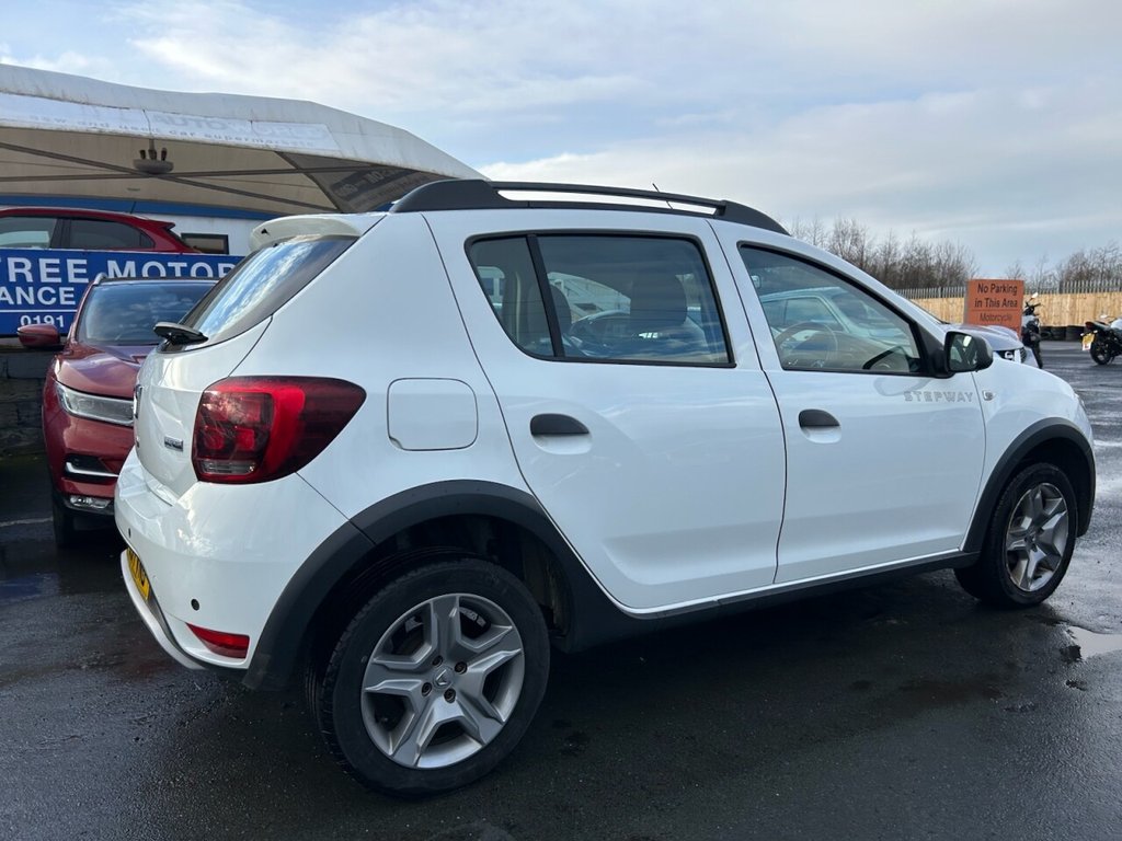 Used Dacia Sandero Stepway 2017 for sale - 76900731: Photo 35