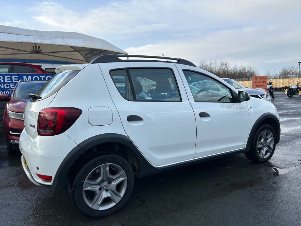 Used Dacia Sandero Stepway 2017 for sale - 76900731: Photo 36