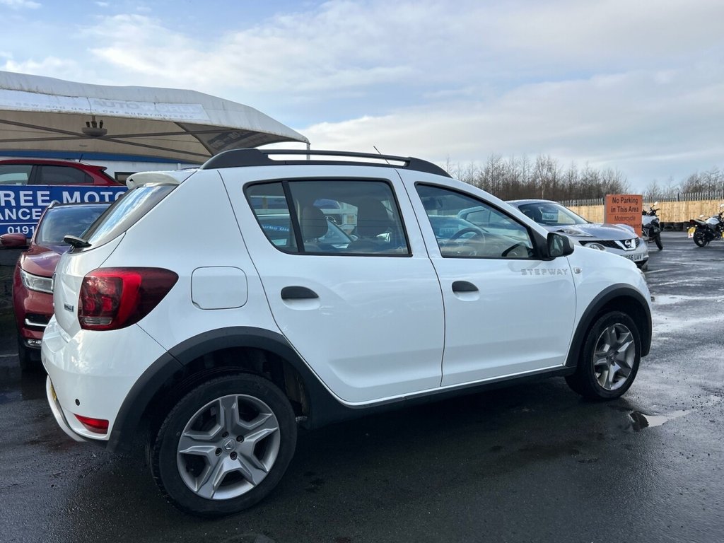 Used Dacia Sandero Stepway 2017 for sale - 76900731: Photo 38