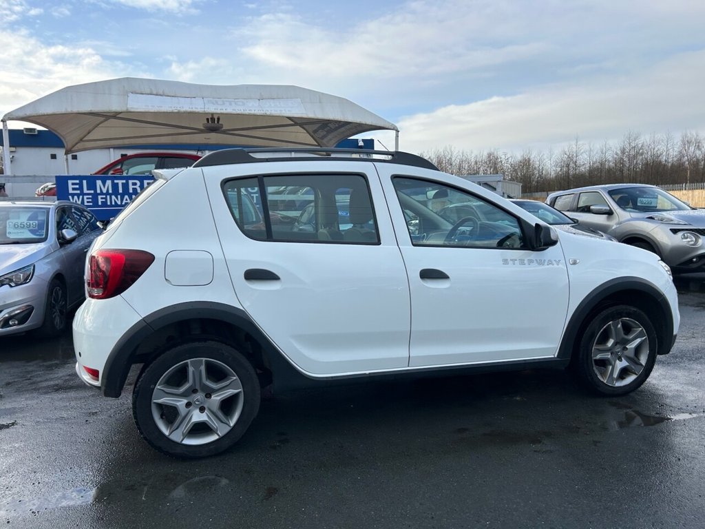 Used Dacia Sandero Stepway 2017 for sale - 76900731: Photo 41