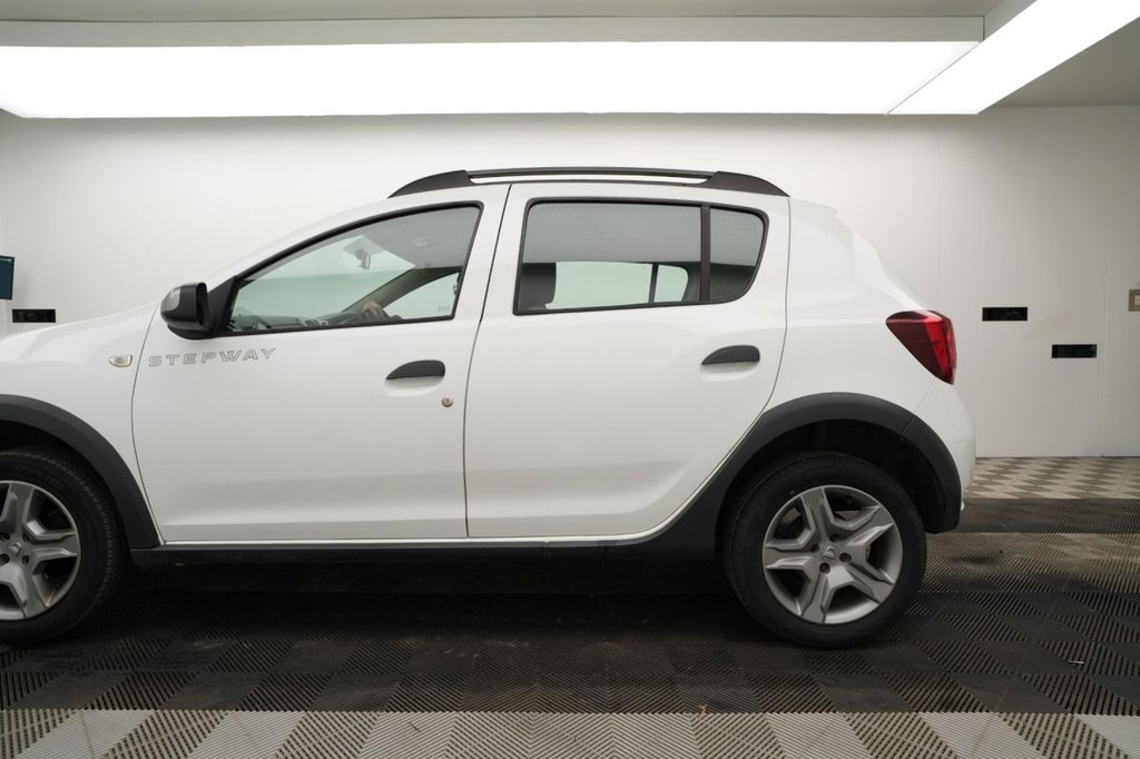 Used Dacia Sandero Stepway 2017 for sale - 76900731: Photo 5