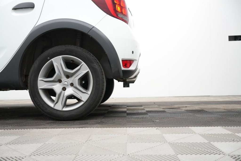 Used Dacia Sandero Stepway 2017 for sale - 76900731: Photo 8