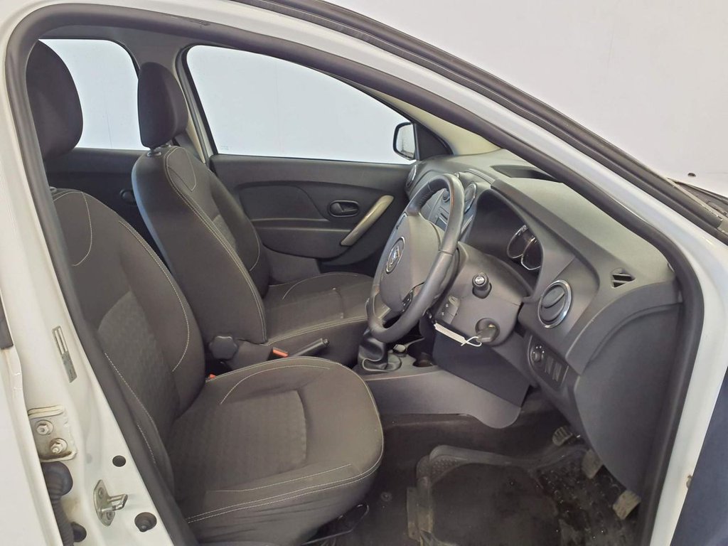 Used Dacia Sandero 2013 for sale - 78069340: Photo 2