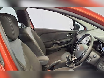 Used Renault Clio 2016 for sale - 76323609: Photo 2