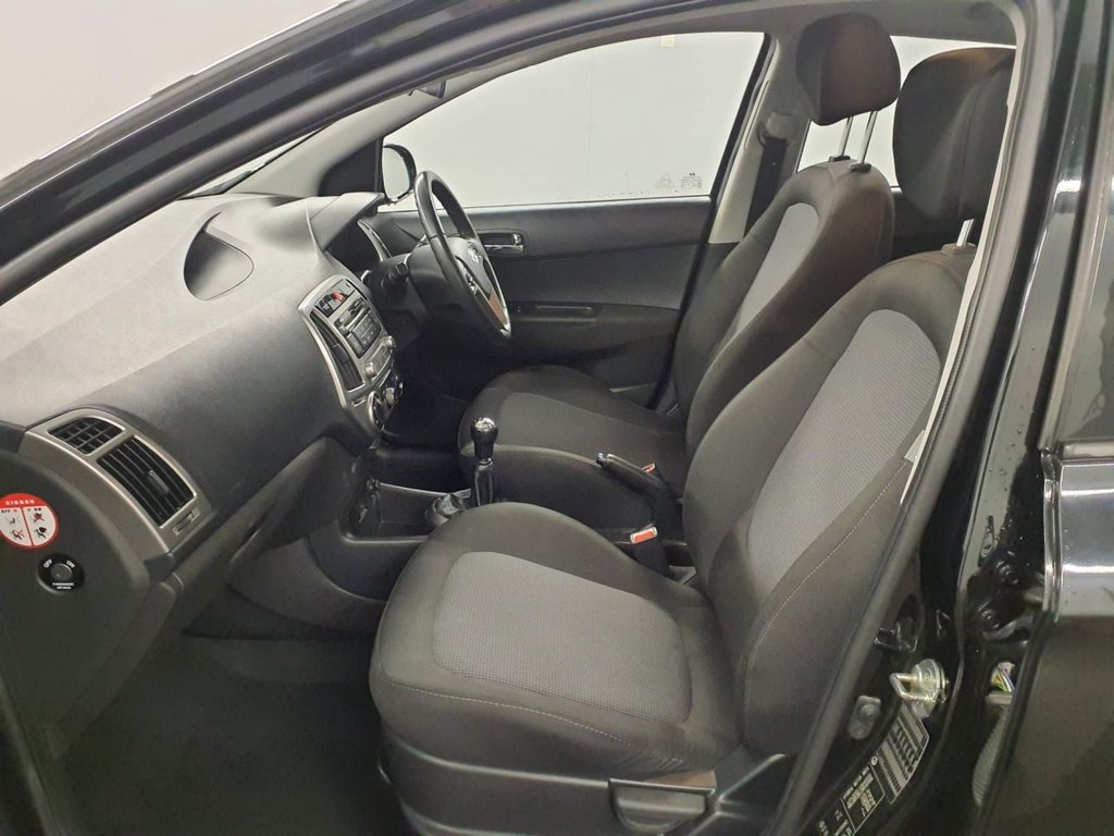 Used Hyundai i20 2013 for sale - 76986382: Photo 11