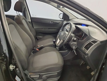 Used Hyundai i20 2013 for sale - 76986382: Photo