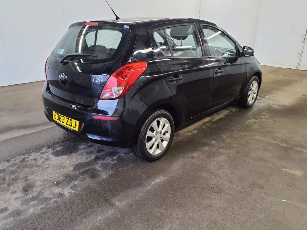 Used Hyundai i20 2013 for sale - 76986382: Photo 8