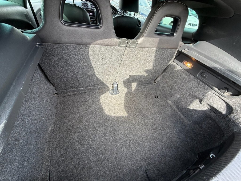 Used Volkswagen Scirocco 2016 for sale - 77463927: Photo 33