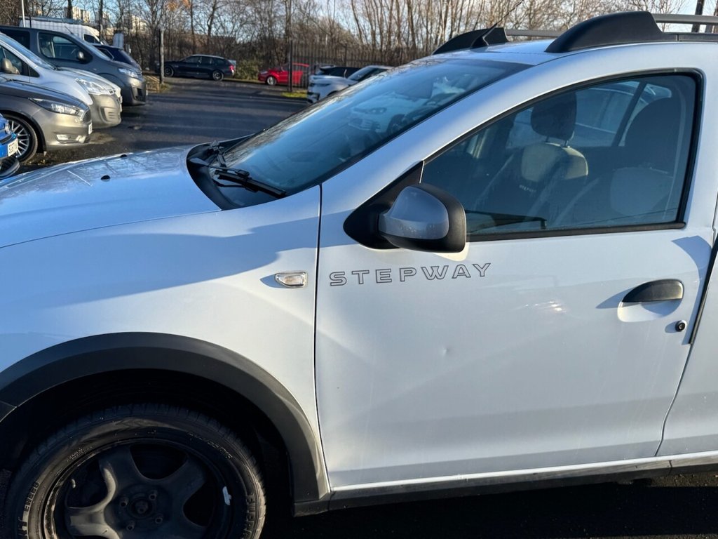 Used Dacia Sandero Stepway 2017 for sale - 76698511: Photo 29