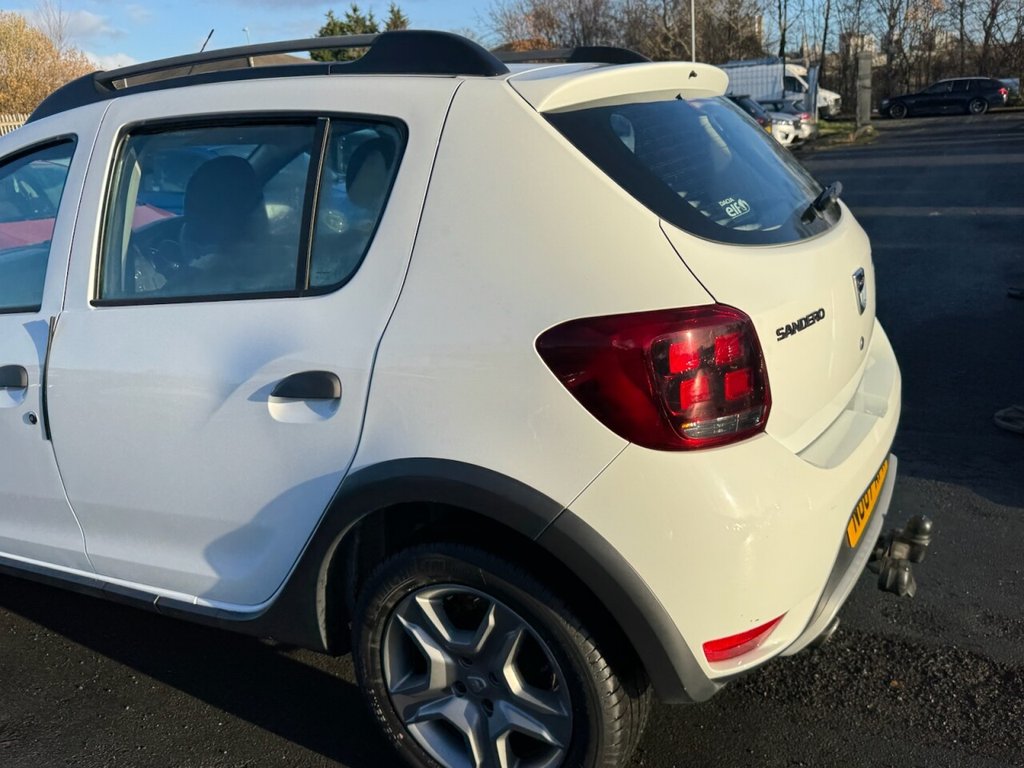 Used Dacia Sandero Stepway 2017 for sale - 76698511: Photo 33