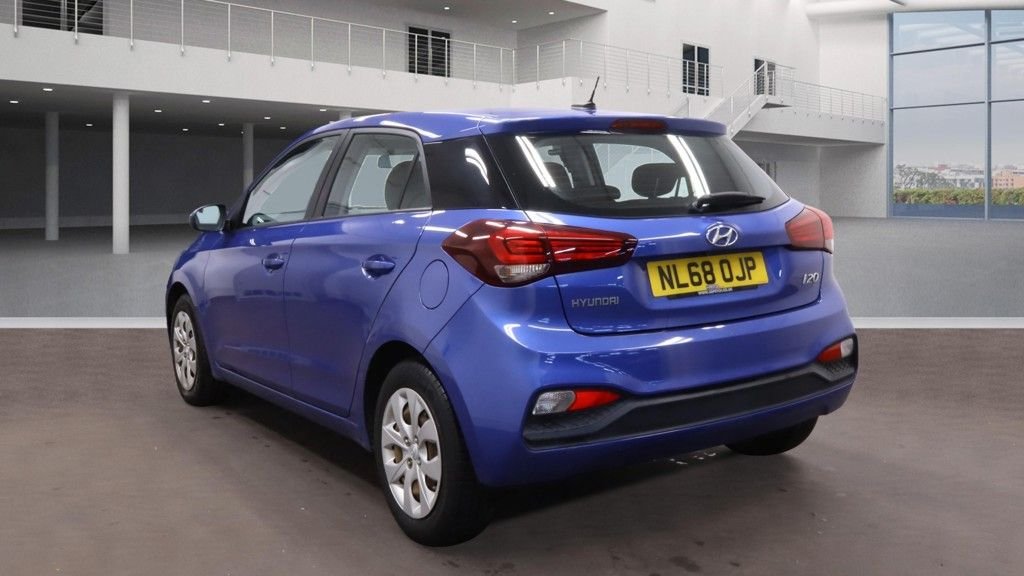 Used Hyundai i20 2018 for sale - 76510175: Photo 4
