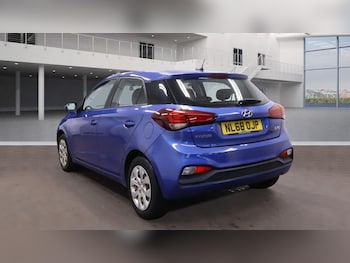 Used Hyundai i20 2018 for sale - 76510175: Photo