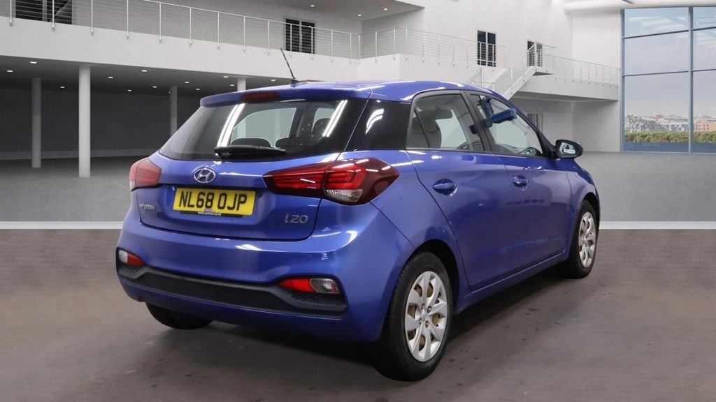 Used Hyundai i20 2018 for sale - 76510175: Photo 5