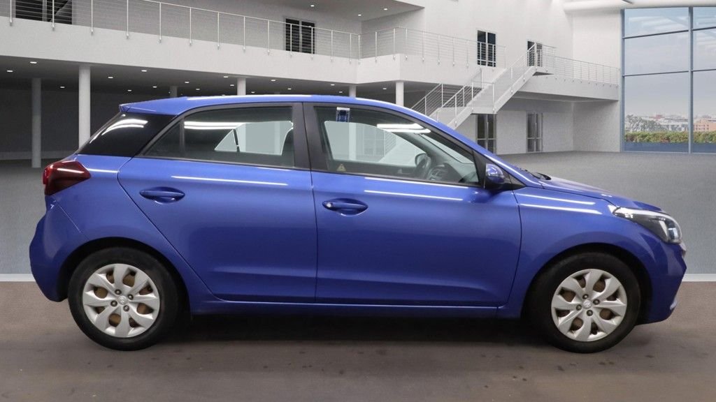 Used Hyundai i20 2018 for sale - 76510175: Photo 6