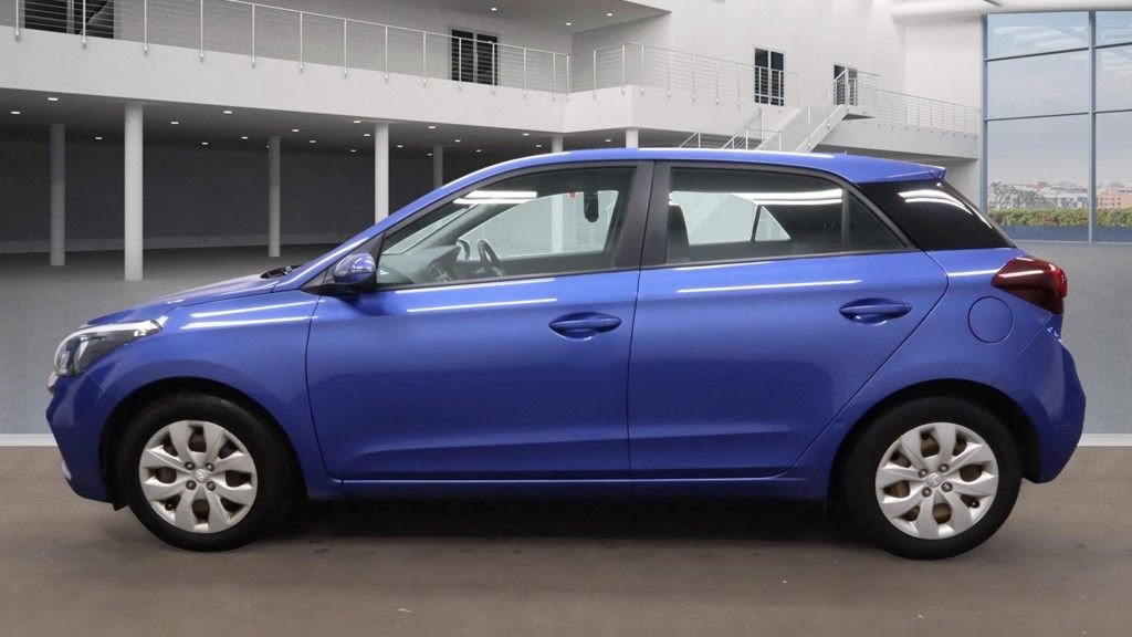 Used Hyundai i20 2018 for sale - 76510175: Photo 7