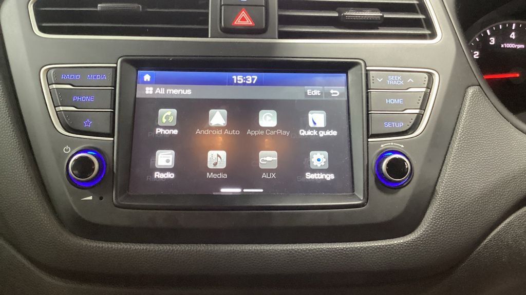 Used Hyundai i20 2018 for sale - 76510175: Photo 9