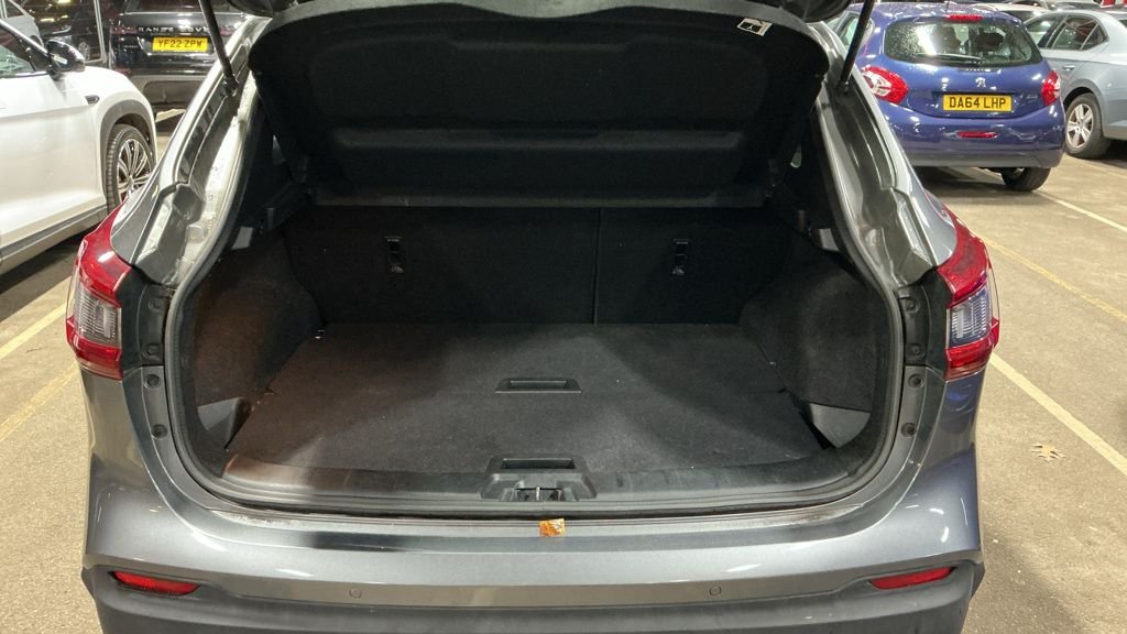 Used Nissan Qashqai 2018 for sale - 77507862: Photo 5