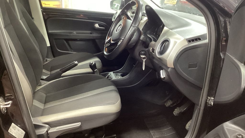 Used Volkswagen up! 2020 for sale - 76345659: Photo 2