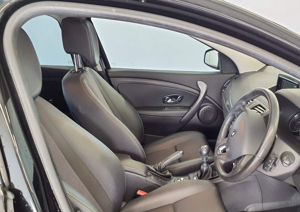 Used Renault Megane 2015 for sale - 77765393: Photo 2