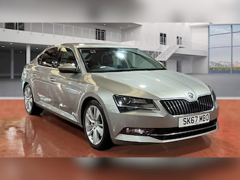 Used Skoda Superb 2017 for sale - 77328527: Photo
