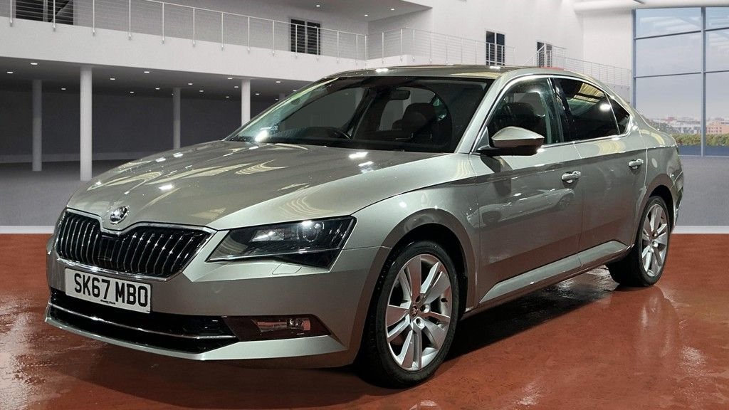 Used Skoda Superb 2017 for sale - 77328527: Photo 2