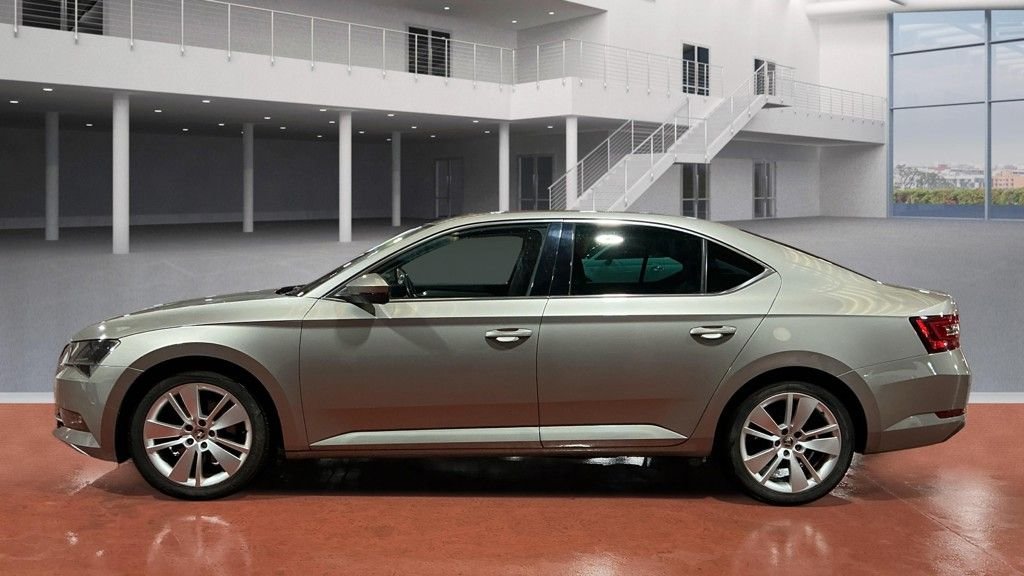 Used Skoda Superb 2017 for sale - 77328527: Photo 6