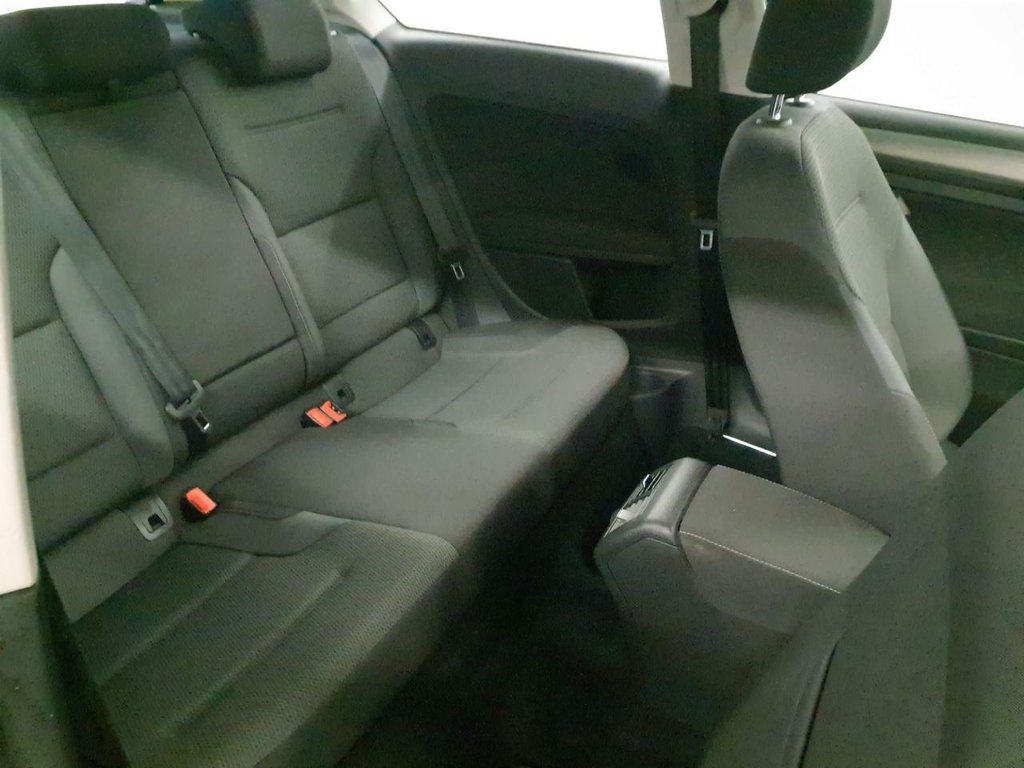 Used Volkswagen Golf 2014 for sale - 77356106: Photo 8