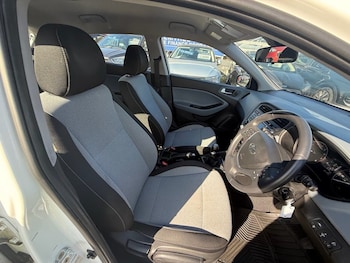 Used Hyundai i20 2016 for sale - 79370360: Photo