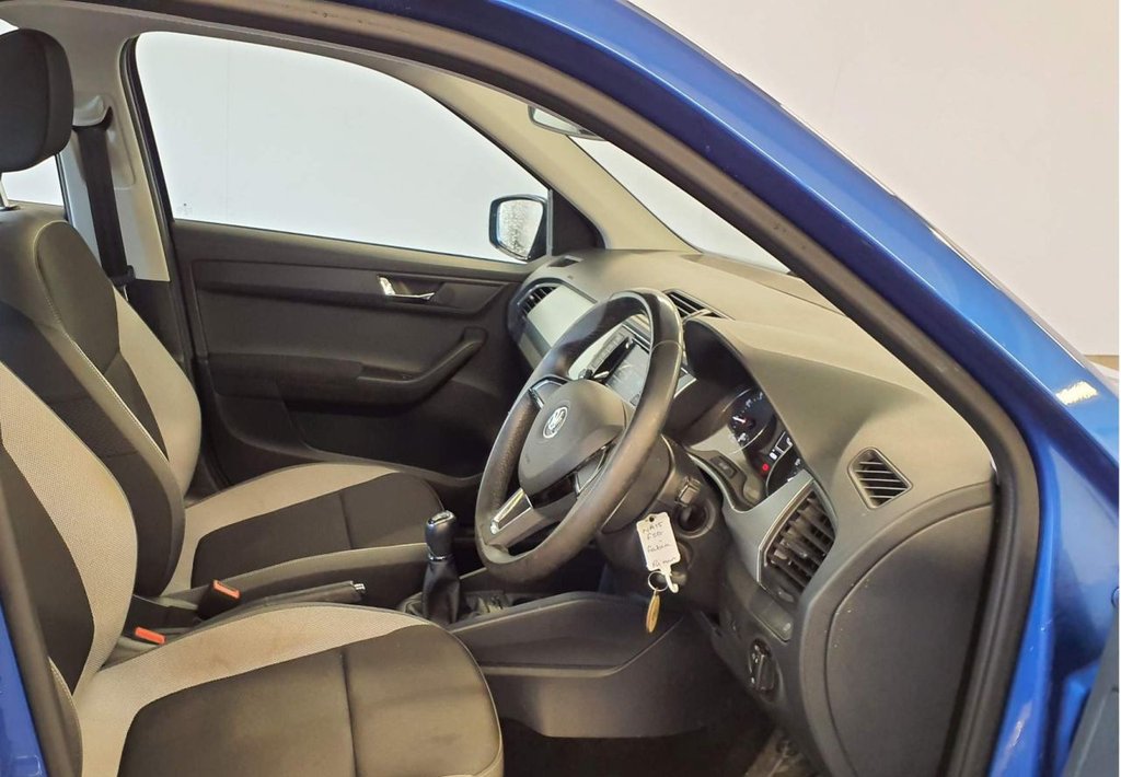 Used Skoda Fabia 2015 for sale - 76454664: Photo 2