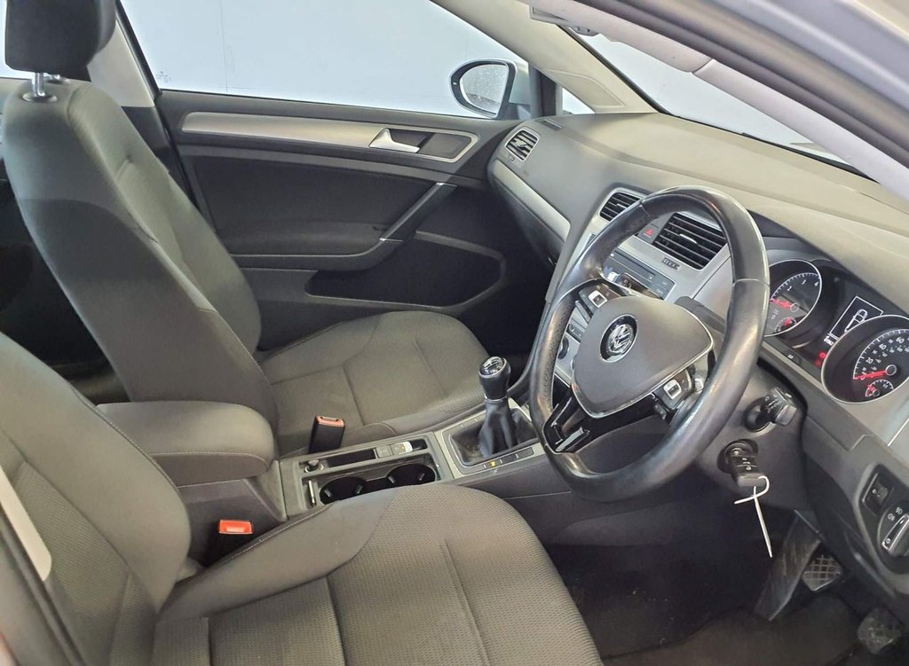 Used Volkswagen Golf 2016 for sale - 78044870: Photo 2