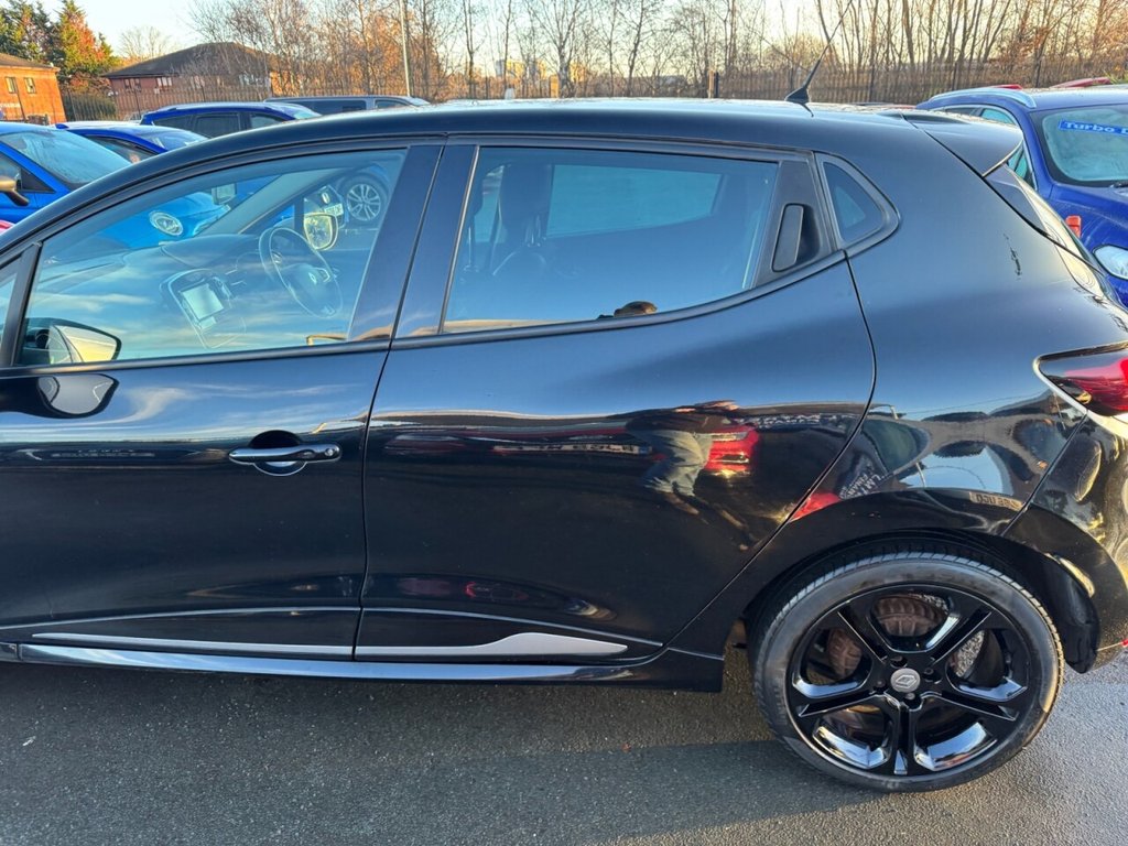 Used Renault Clio 2018 for sale - 76768402: Photo 32