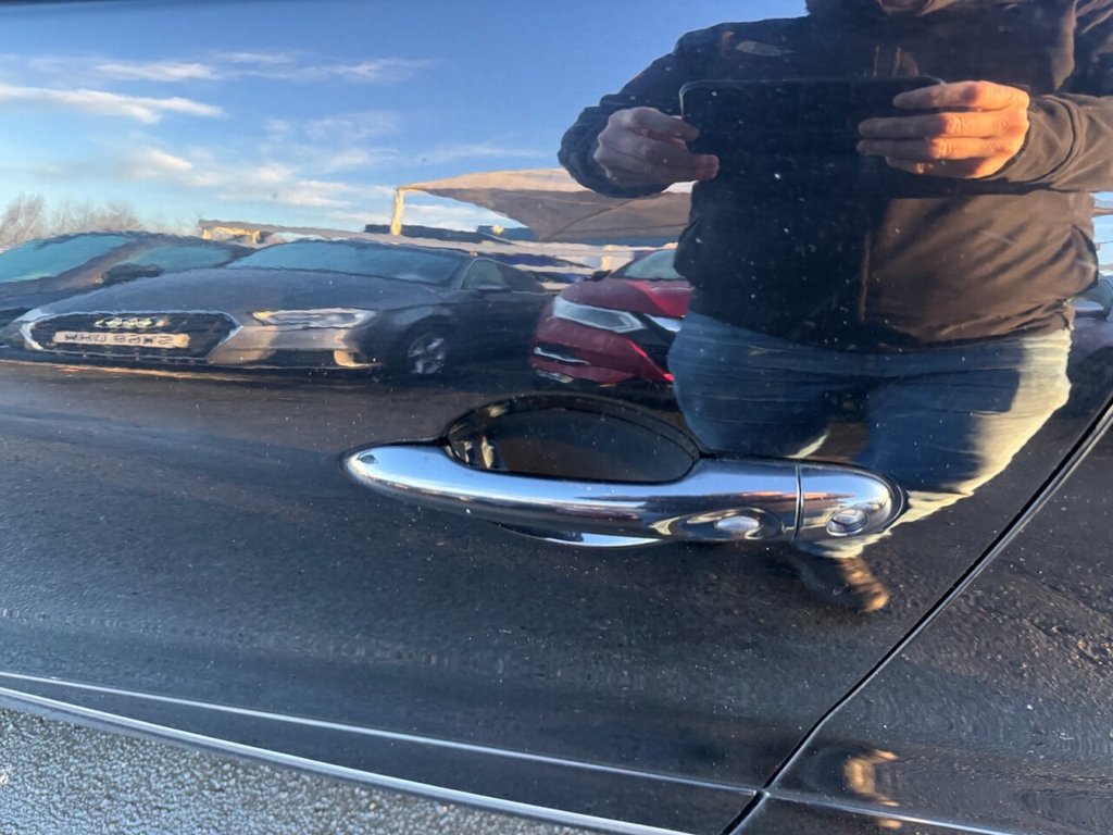 Used Renault Clio 2018 for sale - 76768402: Photo 42