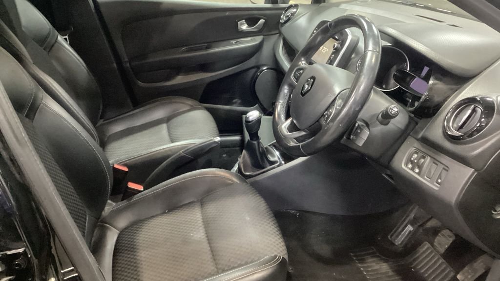 Used Renault Clio 2018 for sale - 76768402: Photo 8