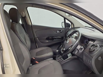 Used Renault Captur 2015 for sale - 76203250: Photo 2