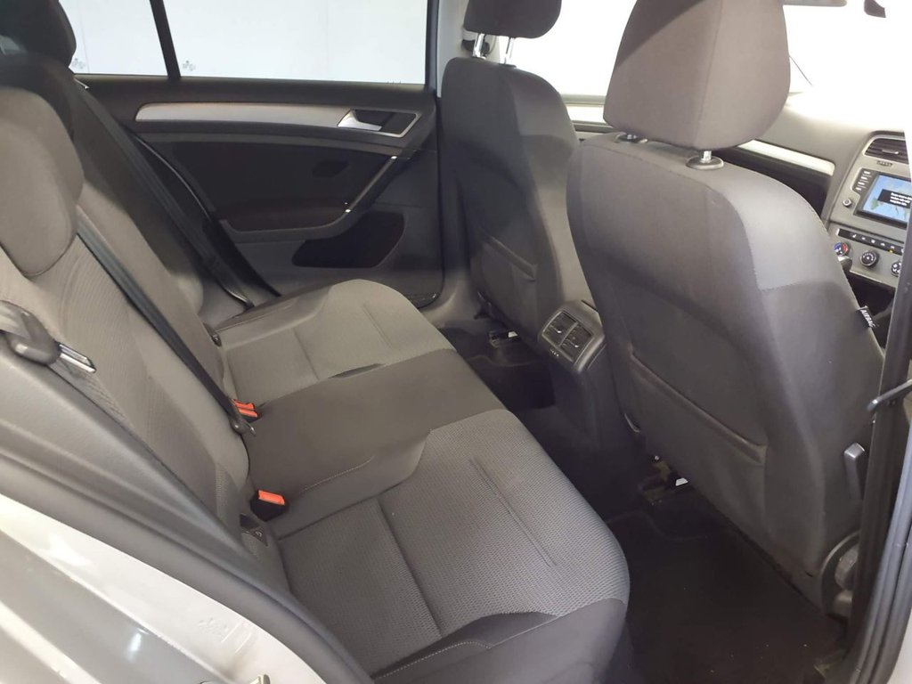 Used Volkswagen Golf 2017 for sale - 77905300: Photo 11