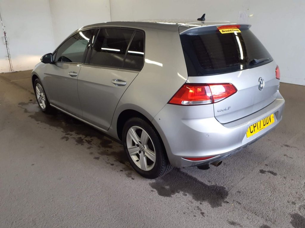 Used Volkswagen Golf 2017 for sale - 77905300: Photo 5