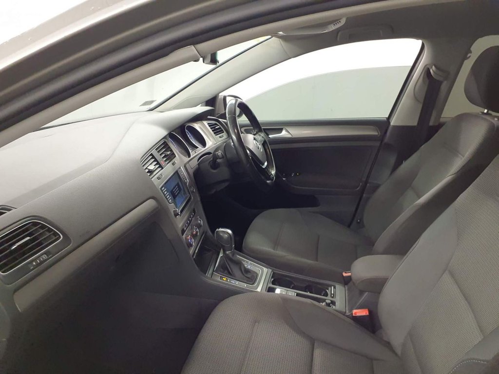 Used Volkswagen Golf 2017 for sale - 77905300: Photo 9