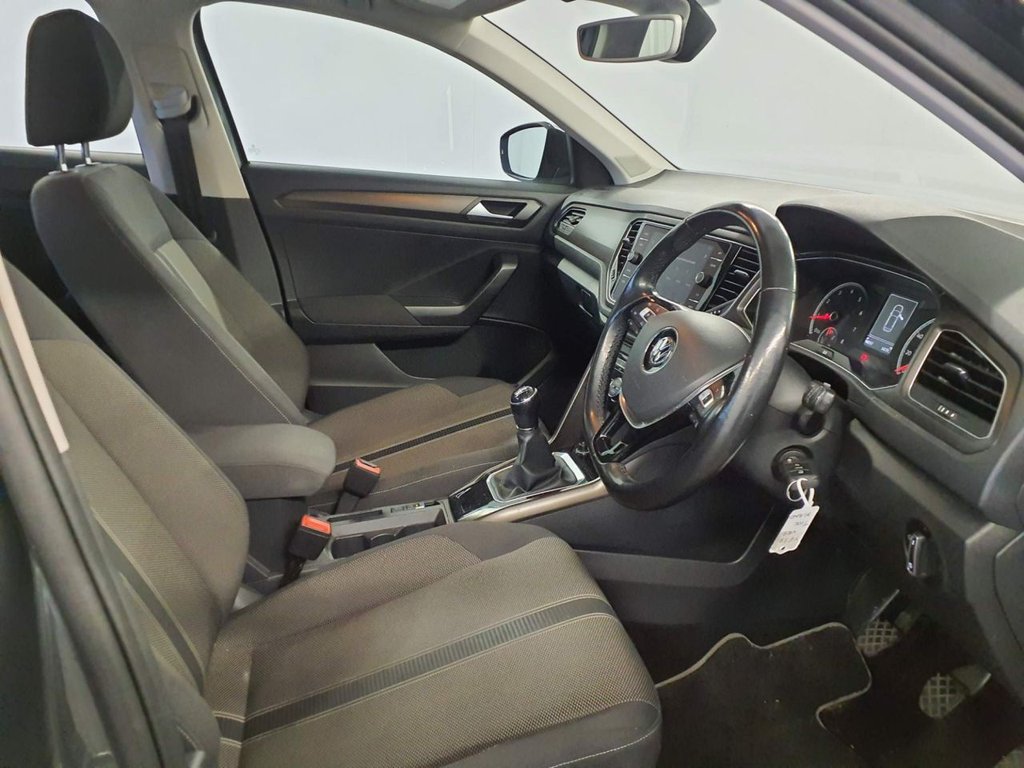 Used Volkswagen T-Roc 2018 for sale - 77328281: Photo 2