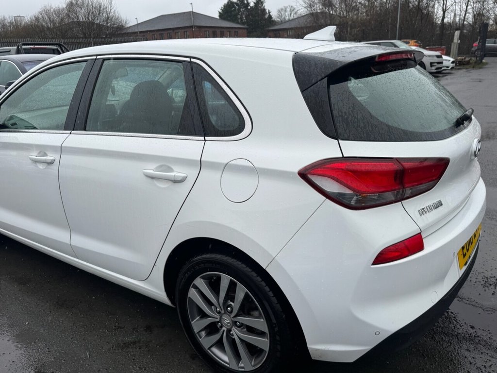 Used Hyundai i30 2018 for sale - 76470143: Photo 40