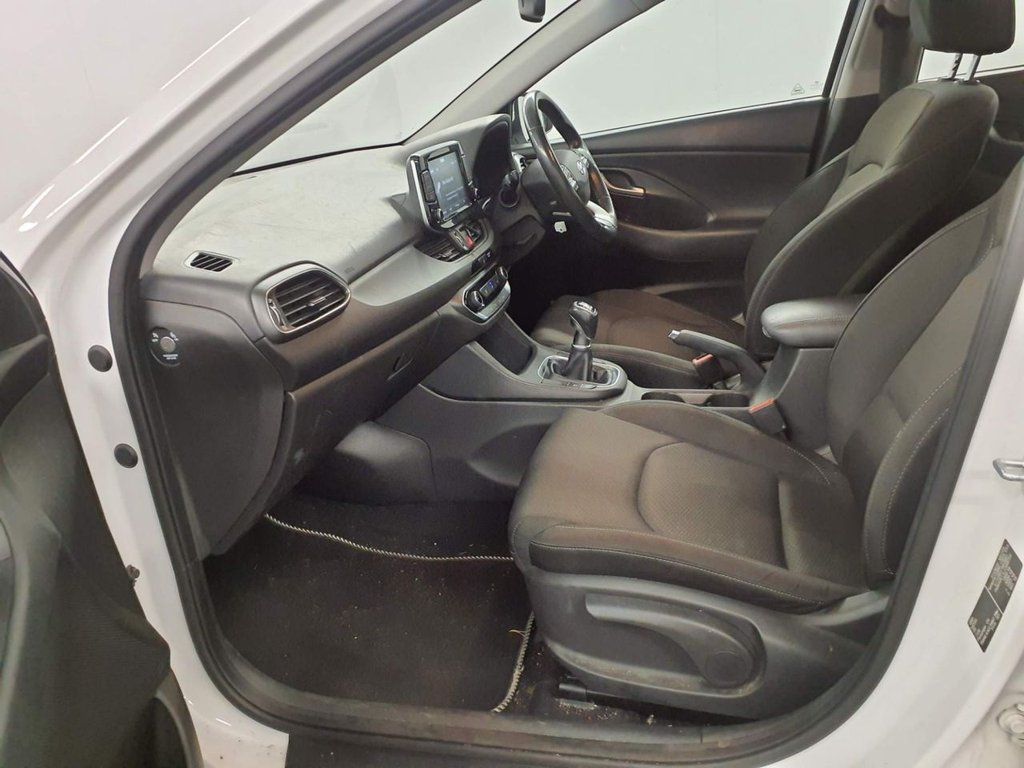 Used Hyundai i30 2018 for sale - 76470143: Photo 8