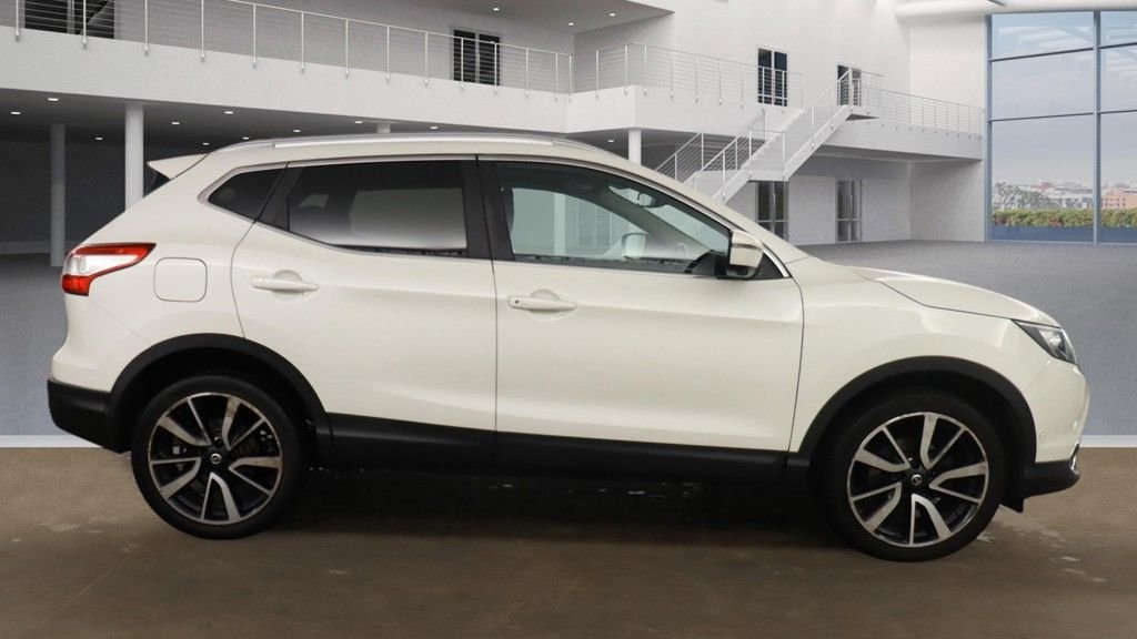 Used Nissan Qashqai 2016 for sale - 77328512: Photo 5