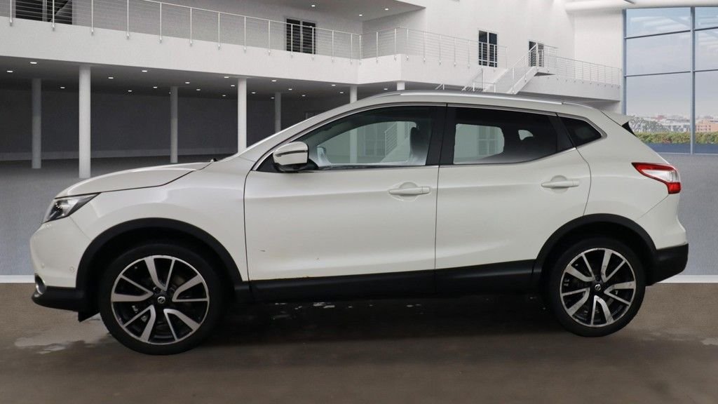 Used Nissan Qashqai 2016 for sale - 77328512: Photo 6