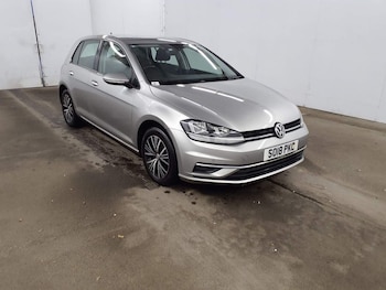 Used Volkswagen Golf 2018 for sale - 77356247: Photo