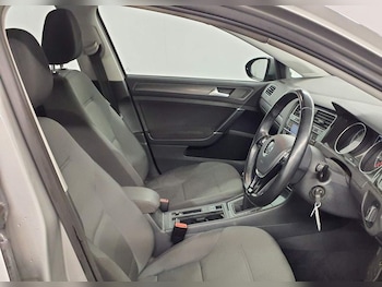 Used Volkswagen Golf 2018 for sale - 77356247: Photo