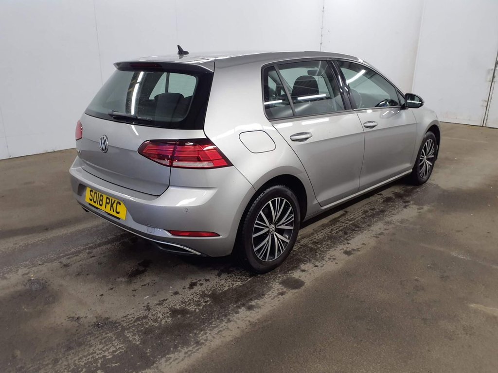 Used Volkswagen Golf 2018 for sale - 77356247: Photo 7