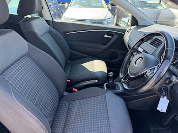 Used Volkswagen Polo 2016 for sale - 78487401: Photo