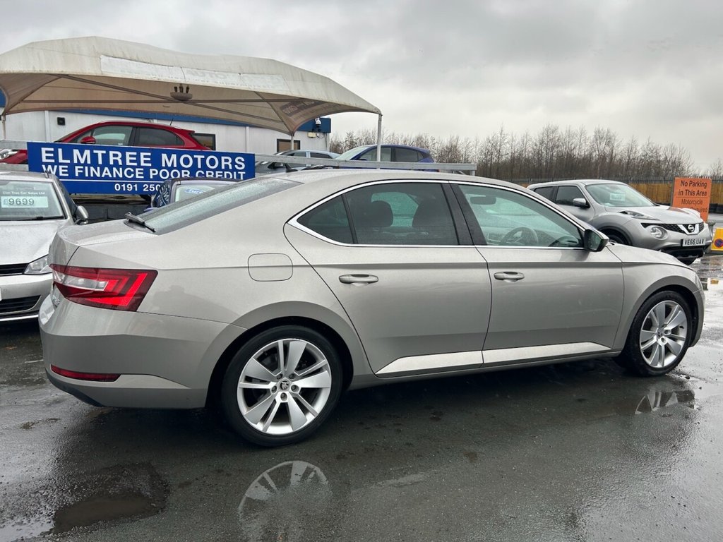 Used Skoda Superb 2017 for sale - 77692893: Photo 44
